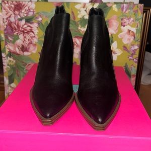 Vince Camuto black ankle boot with brown trim size 7